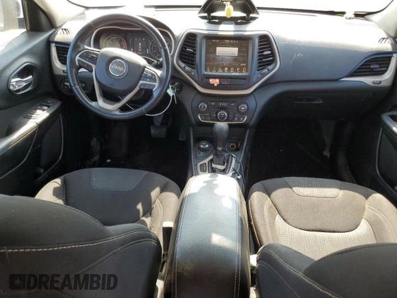 2016 Jeep Cherokee Latitude z VIN 1C4PJMCS3GW322171, wystawiony jako Copart lot #57277835 z przebiegiem 137 850 mil mil oraz Szkoda całkowita • Salvage title. Historia ofert i sprzedaży dostępna na DreamBid. Obrazek 8.