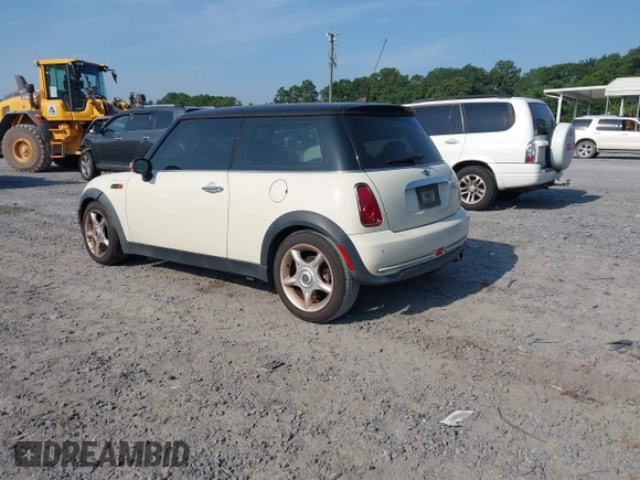 2006 MINI Hardtop with VIN WMWRC33506TK18077, listed as a IAAI auction lot 42583190 with 170,819 mi miles and . Bid and sale history available at DreamBid. Image 3.