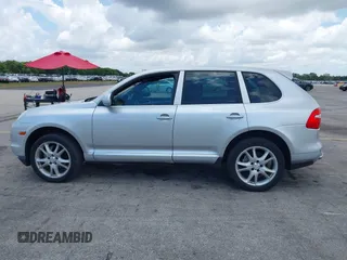 2010 Porsche Cayenne z VIN WP1AA2APXALA04791, wystawiony jako IAAI lot #42209029 z przebiegiem 148 202 mil mil oraz . Historia ofert i sprzedaży dostępna na DreamBid. Obrazek 14.