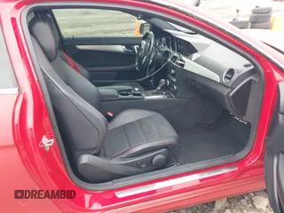 2013 Mercedes-Benz C 250 с VIN WDDGJ4HB7DG051801, выставлен на аукционе IAAI как лот 42419210 с пробегом 78 241 миль миль и . История ставок и продаж доступна на DreamBid. Изображение 5.