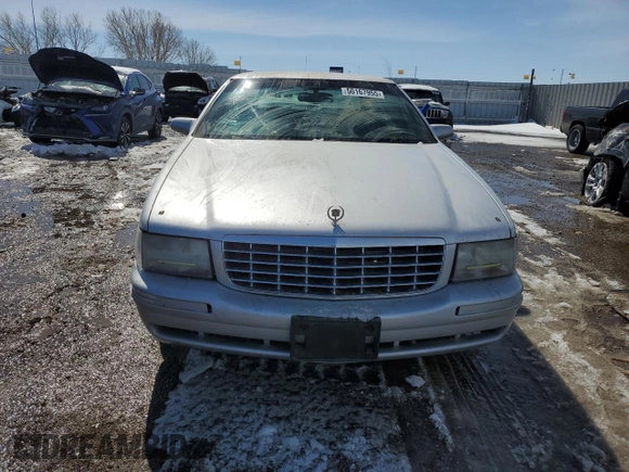1999 Cadillac DeVille z VIN 1G6KD54Y5XU774986, wystawiony jako Copart lot #50167955 z przebiegiem 151 375 mil mil oraz Czysty tytuł • Clean title. Historia ofert i sprzedaży dostępna na DreamBid. Obrazek 5.
