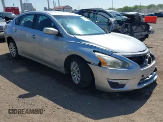 2015 Nissan Altima S z VIN 1N4AL3APXFC442581, wystawiony jako IAAI lot #42229411 z przebiegiem 112 219 mil mil oraz . Historia ofert i sprzedaży dostępna na DreamBid. Obrazek 1.