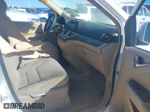 2006 Honda Odyssey EX with VIN 5FNRL38426B400952, listed as a IAAI auction lot 41346853 with 210,826 mi miles and . Bid and sale history available at DreamBid. Image 5.