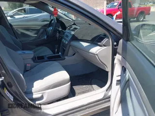 2009 Toyota Camry z VIN 4T4BE46K79R098543, wystawiony jako IAAI lot #42479283 z przebiegiem 140 588 mil mil oraz . Historia ofert i sprzedaży dostępna na DreamBid. Obrazek 5.