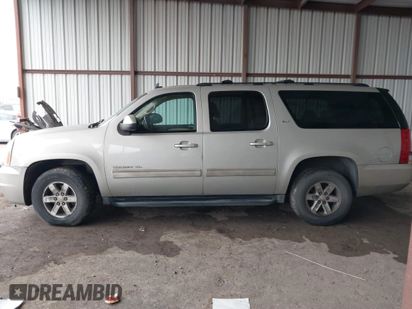 2014 GMC Yukon XL SLT with VIN 1GKS1KE08ER200562, listed as a IAAI auction lot 41502110 with 222,369 mi miles. Bid and sale history available at carsss.com. Image 14.