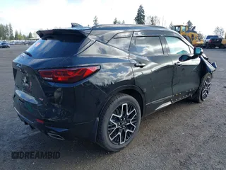 2025 Chevrolet Blazer RS z VIN 3GNKBKRSXSS110026, wystawiony jako IAAI lot #42020659 z przebiegiem 1507 mil mil oraz . Historia ofert i sprzedaży dostępna na DreamBid. Obrazek 4.