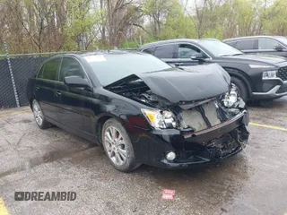 2008 Toyota Avalon XL with VIN 4T1BK36BX8U285318, listed as a IAAI auction lot 41952693 with 211,360 mi miles. Bid and sale history available at carsss.com. Image 1.