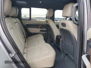 2021 Land Rover Defender SE z VIN SALEP7RU3M2035411, wystawiony jako Copart lot #44968195 z przebiegiem 25 192 mil mil oraz Czysty tytuł • Clean title. Historia ofert i sprzedaży dostępna na DreamBid. Obrazek 11.