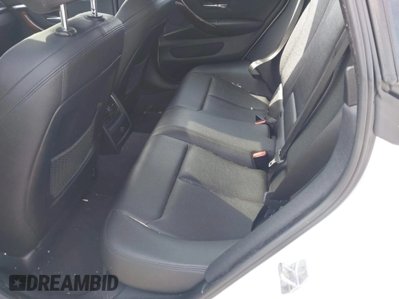 2019 BMW 4 Series 430i xDrive z VIN WBA4J3C55KBL08387, wystawiony jako IAAI lot #42248405 z przebiegiem 115 017 mil mil oraz . Historia ofert i sprzedaży dostępna na DreamBid. Obrazek 8.
