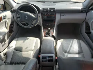 2003 Mercedes-Benz C 240 с VIN WDBRF61J43E012240, выставлен на аукционе Copart как лот 57494745 с пробегом Не указан миль и Списание • Salvage title. История ставок и продаж доступна на DreamBid. Изображение 8.