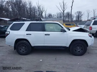 2020 Toyota 4Runner SR5 with VIN JTEBU5JR8L5808865, listed as a IAAI auction lot 41097557 with 55,543 mi miles. Bid and sale history available at carsss.com. Image 13.