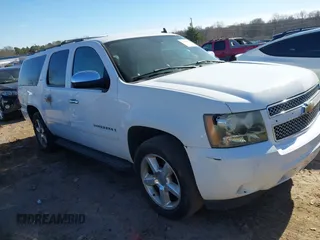 2007 Chevrolet Suburban LT with VIN 1GNFK163X7R395751, listed as a IAAI auction lot 41445644 with 361,993 mi miles and . Bid and sale history available at DreamBid. Image 1.