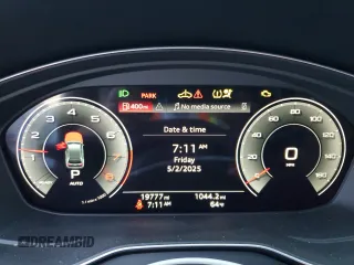 2023 Audi Q5 S line Premium Plus z VIN WA1EAAFY4P2035574, wystawiony jako Copart lot #55351055 z przebiegiem 19 777 mil mil oraz Szkoda całkowita • Salvage title. Historia ofert i sprzedaży dostępna na DreamBid. Obrazek 9.