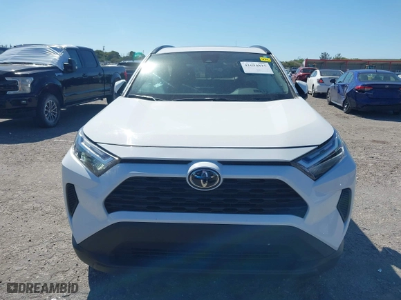 2022 Toyota RAV4 XLE with VIN 2T3W1RFV8NW192785, listed as a IAAI auction lot 41694815 with 28,906 mi miles. Bid and sale history available at carsss.com. Image 13.
