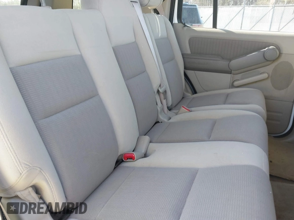 2007 Ford Explorer XLT with VIN 1FMEU63E27UA69436, listed as a IAAI auction lot 41777443 with 215,975 mi miles. Bid and sale history available at carsss.com. Image 8.