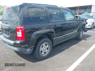 2015 Jeep Patriot Sport with VIN 1C4NJPBB8FD262960, listed as a IAAI auction lot 42027515 with 187,531 mi miles and . Bid and sale history available at DreamBid. Image 4.