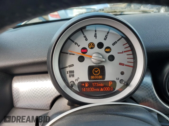 2008 MINI Hardtop S z VIN WMWMF73558TV33839, wystawiony jako Copart lot #53319125 z przebiegiem 141 830 mil mil oraz Czysty tytuł • Clean title. Historia ofert i sprzedaży dostępna na DreamBid. Obrazek 9.