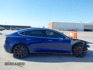 2020 Tesla Model 3 Performance z VIN 5YJ3E1EC7LF641918, wystawiony jako IAAI lot #41984261 z przebiegiem 50 202 mil mil oraz . Historia ofert i sprzedaży dostępna na DreamBid. Obrazek 14.