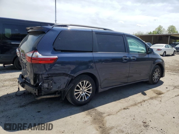 2018 Toyota Sienna XLE Auto Access Seat z VIN 5TDYZ3DC1JS962837, wystawiony jako Copart lot #54795435 z przebiegiem 122 282 mil mil oraz Nie do naprawy • Non repairable. Historia ofert i sprzedaży dostępna na DreamBid. Obrazek 3.