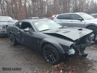 2019 Dodge Challenger R/T Scat Pack with VIN 2C3CDZFJ6KH529252, listed as a IAAI auction lot 40849993 with 1 mi miles. Bid and sale history available at carsss.com. Image 1.