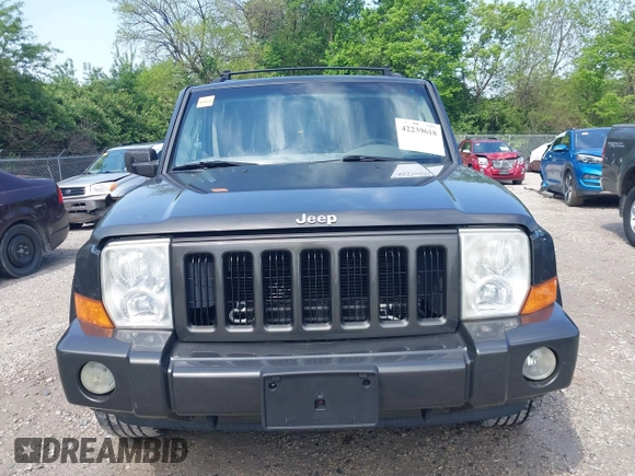 2006 Jeep Commander z VIN 1J8HG48N56C141782, wystawiony jako IAAI lot #42239618 z przebiegiem 113 037 mil mil oraz . Historia ofert i sprzedaży dostępna na DreamBid. Obrazek 12.