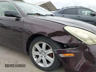 2005 Lexus ES 330 with VIN JTHBA30G955061537, listed as a IAAI auction lot 42024501 with 131,132 mi miles. Bid and sale history available at carsss.com. Image 6.