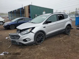 2019 Ford Escape SE z VIN 1FMCU9GD0KUA28161, wystawiony jako Copart lot #53837595 z przebiegiem 59 117 mil mil oraz Szkoda całkowita • Salvage title. Historia ofert i sprzedaży dostępna na DreamBid. Obrazek 1.