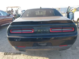 2016 Dodge Challenger SXT Plus z VIN 2C3CDZAG5GH345617, wystawiony jako IAAI lot #40801879 z przebiegiem 94 610 mil mil oraz . Historia ofert i sprzedaży dostępna na DreamBid. Obrazek 16.