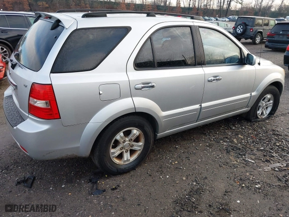 2008 Kia Sorento EX with VIN KNDJC736785782543, listed as a IAAI auction lot 41872596 with 116,815 mi miles. Bid and sale history available at carsss.com. Image 4.