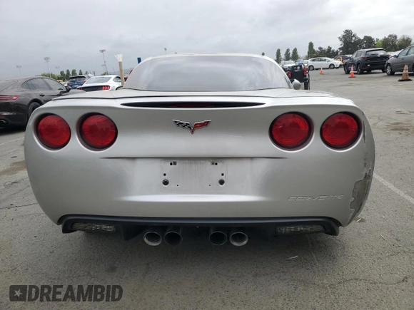 2008 Chevrolet Corvette z VIN 1G1YY26W685116510, wystawiony jako Copart lot #55888895 z przebiegiem Nie podano mil oraz Szkoda całkowita • Salvage title. Historia ofert i sprzedaży dostępna na DreamBid. Obrazek 6.