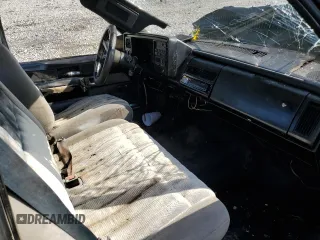 1989 Chevrolet Silverado 1500 with VIN 1GCDC14Z1KZ220978, listed as a Copart auction lot 58388434 with 257,501 mi miles and Salvage Title. Bid and sale history available at DreamBid. Image 8.