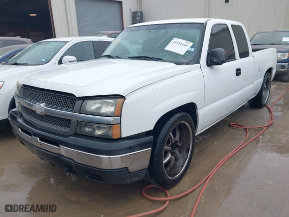 2006 Chevrolet Silverado 1500 LT1 with VIN 1GCEC19VX6Z261903, listed as a IAAI auction lot 41552645 with 330,838 mi miles. Bid and sale history available at carsss.com. Image 2.
