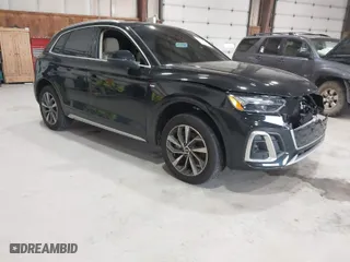 2024 Audi Q5 S line Premium with VIN WA1GAAFY8R2022421, listed as a IAAI auction lot 41918026 with 22,333 mi miles. Bid and sale history available at carsss.com. Image 1.