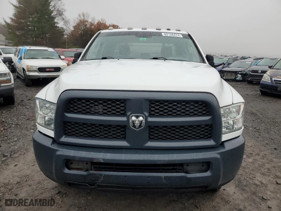 2018 Ram 2500 Tradesman with VIN 3C6UR5HJ5JG278642, listed as a Copart auction lot 82128474 with 147,822 mi miles and Clean Title. Bid and sale history available at carsss.com. Image 5.