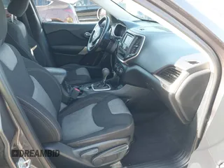2017 Jeep Cherokee Sport with VIN 1C4PJLAB1HW578503, listed as a IAAI auction lot 40828539 with 95,721 mi miles and . Bid and sale history available at carsss.com. Image 5.