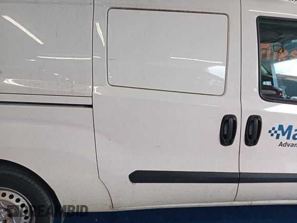 2019 Ram ProMaster City Cargo Tradesman z VIN ZFBHRFAB6K6M61931, wystawiony jako IAAI lot #42570041 z przebiegiem 152 309 mil mil oraz . Historia ofert i sprzedaży dostępna na DreamBid. Obrazek 14.