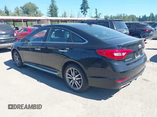 2015 Hyundai Sonata Sport z VIN 5NPE34AB5FH198560, wystawiony jako IAAI lot #42467031 z przebiegiem 96 111 mil mil oraz . Historia ofert i sprzedaży dostępna na DreamBid. Obrazek 3.