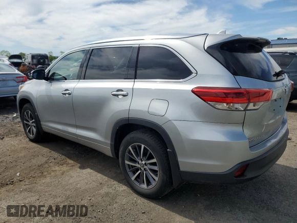 2018 Toyota Highlander SE z VIN 5TDJZRFH7JS866725, wystawiony jako Copart lot #57944005 z przebiegiem 62 177 mil mil oraz Szkoda całkowita • Salvage title. Historia ofert i sprzedaży dostępna na DreamBid. Obrazek 2.