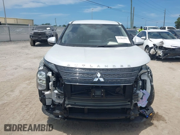 2024 Mitsubishi Outlander SE z VIN JA4J3VA83RZ082399, wystawiony jako IAAI lot #42305992 z przebiegiem 11 622 mil mil oraz . Historia ofert i sprzedaży dostępna na DreamBid. Obrazek 12.