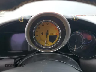 2015 Ferrari California T z VIN ZFF77XJA3F0206563, wystawiony jako Copart lot #78976914 z przebiegiem Nie podano mil oraz Szkody całkowita. Historia ofert i sprzedaży dostępna na DreamBid. Obrazek 9.