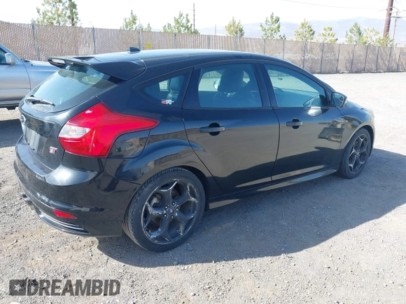 2014 Ford Focus ST with VIN 1FADP3L97EL199309, listed as a IAAI auction lot 41969919 with 174,344 mi miles and . Bid and sale history available at carsss.com. Image 4.