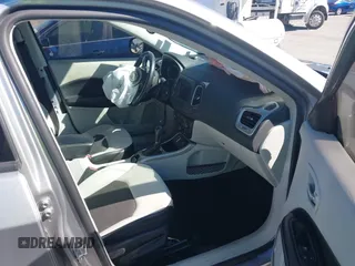 2019 Jeep Compass Altitude with VIN 3C4NJCBB1KT819754, listed as a IAAI auction lot 42083019 with 79,949 mi miles and . Bid and sale history available at DreamBid. Image 5.