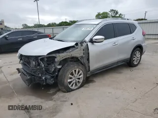 2020 Nissan Rogue S z VIN 5N1AT2MT6LC711311, wystawiony jako Copart lot #54567145 z przebiegiem 77 417 mil mil oraz Szkoda całkowita • Salvage title. Historia ofert i sprzedaży dostępna na DreamBid. Obrazek 1.