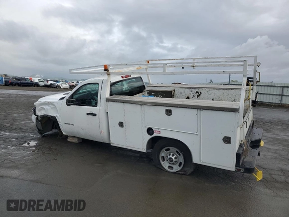 2013 GMC Sierra 1500 with VIN 1GD01ZCG6DF146248, listed as a Copart auction lot 49449585 with 124,679 mi miles and Salvage Title. Bid and sale history available at DreamBid. Image 2.