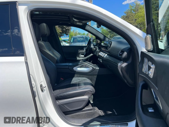 2022 Mercedes-Benz GLS 450 with VIN 4JGFF5KE0NA658946, listed as a Copart auction lot 58987105 with 85,746 mi miles and Clean title. Bid and sale history available at DreamBid. Image 5.
