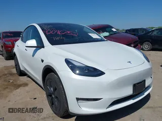 2024 Tesla Model Y с VIN 7SAYGDED0RA327806, выставлен на аукционе IAAI как лот 42096752 с пробегом 13 244 миль миль и . История ставок и продаж доступна на DreamBid. Изображение 1.