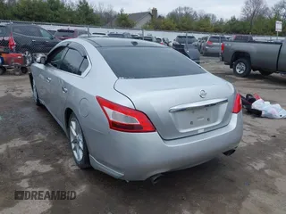 2010 Nissan Maxima S z VIN 1N4AA5AP7AC825355, wystawiony jako IAAI lot #41987311 z przebiegiem 145 046 mil mil oraz . Historia ofert i sprzedaży dostępna na DreamBid. Obrazek 3.