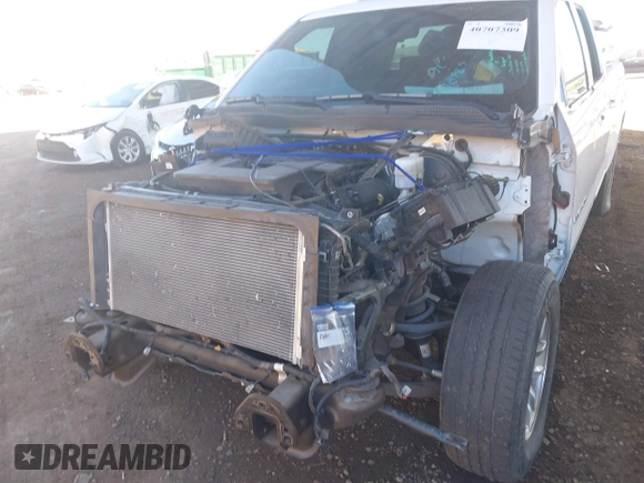 2015 Chevrolet Silverado 1500 LT with VIN 1GCRCREC6FZ423241, listed as a IAAI auction lot 40707309 with 114,778 mi miles. Bid and sale history available at carsss.com. Image 6.