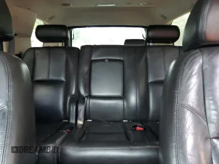 2009 GMC Yukon Denali z VIN 1GKFK03229J124008, wystawiony jako Copart lot #56189155 z przebiegiem 258 994 mil mil oraz Tytuł czysty. Historia ofert i sprzedaży dostępna na DreamBid. Obrazek 10.