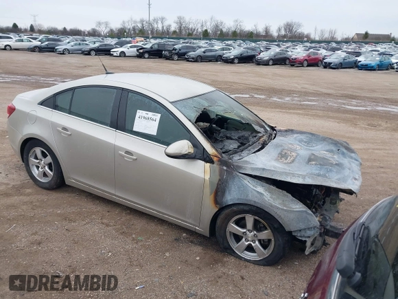 2014 Chevrolet Cruze 1LT z VIN 1G1PC5SB3E7259073, wystawiony jako IAAI lot #41968564 z przebiegiem 27 800 mil mil oraz . Historia ofert i sprzedaży dostępna na DreamBid. Obrazek 1.